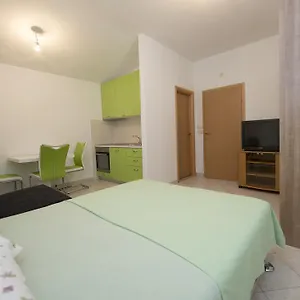 studio-apartment-tesija.splithotels.org/